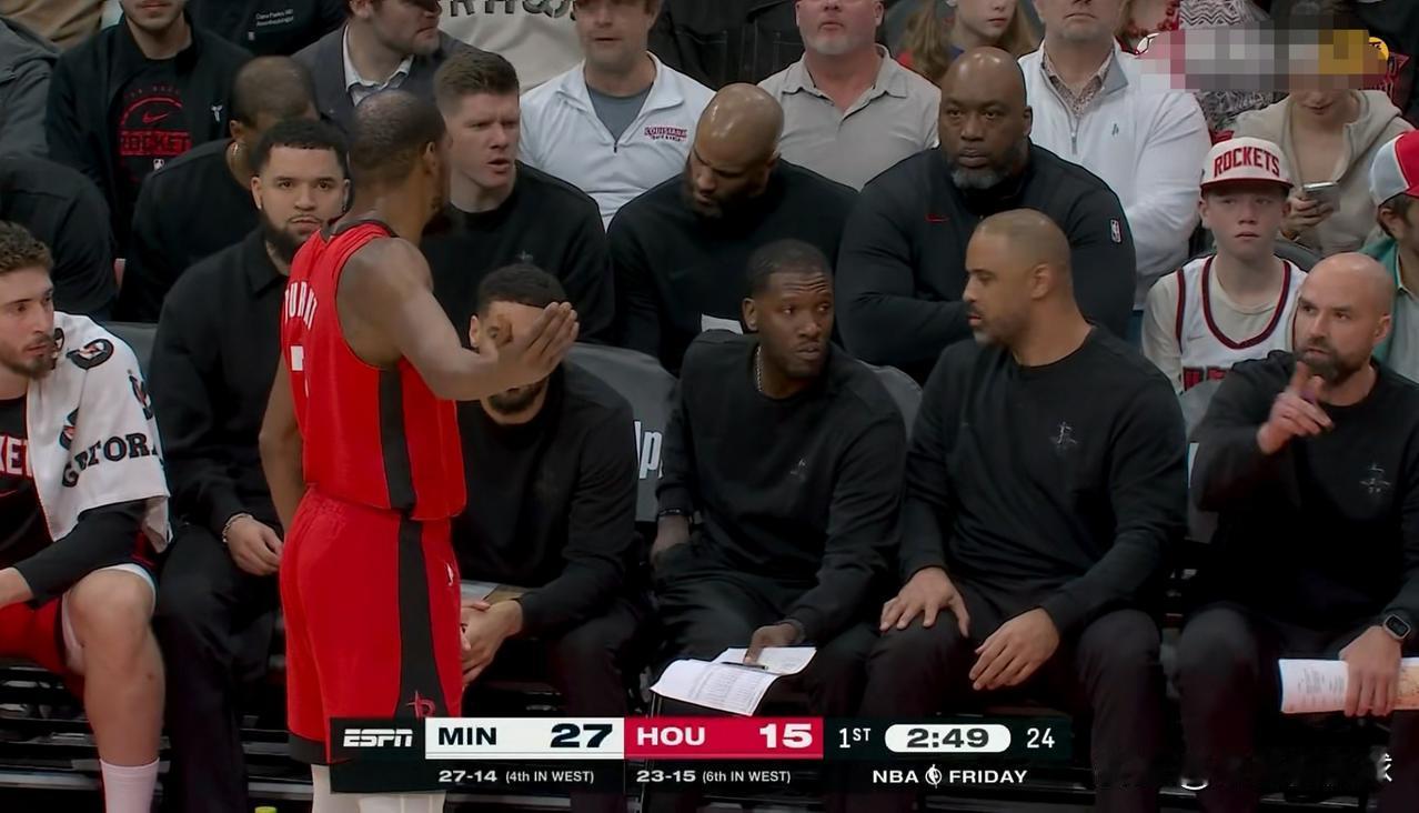 火箭巨星杜兰特终于向主帅乌度卡开炮了！在今天火箭主场迎战森林狼的焦点战中，当时比