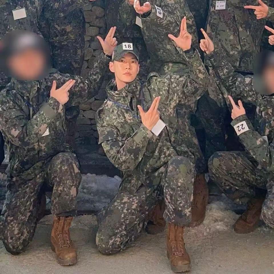 妈咪🥺🥺。金道英金道英入伍