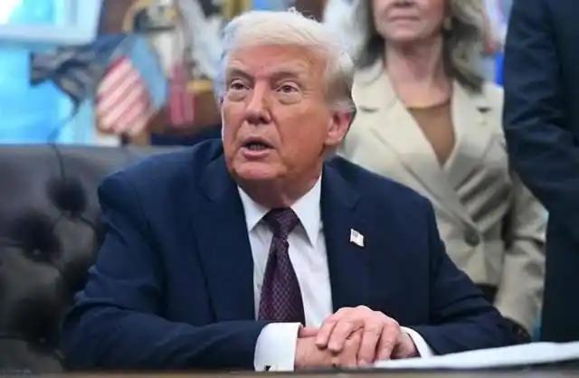 特朗普这话就很有意思了。当主持人问他，如果日本与中国开战，美国会不会支持日本时，