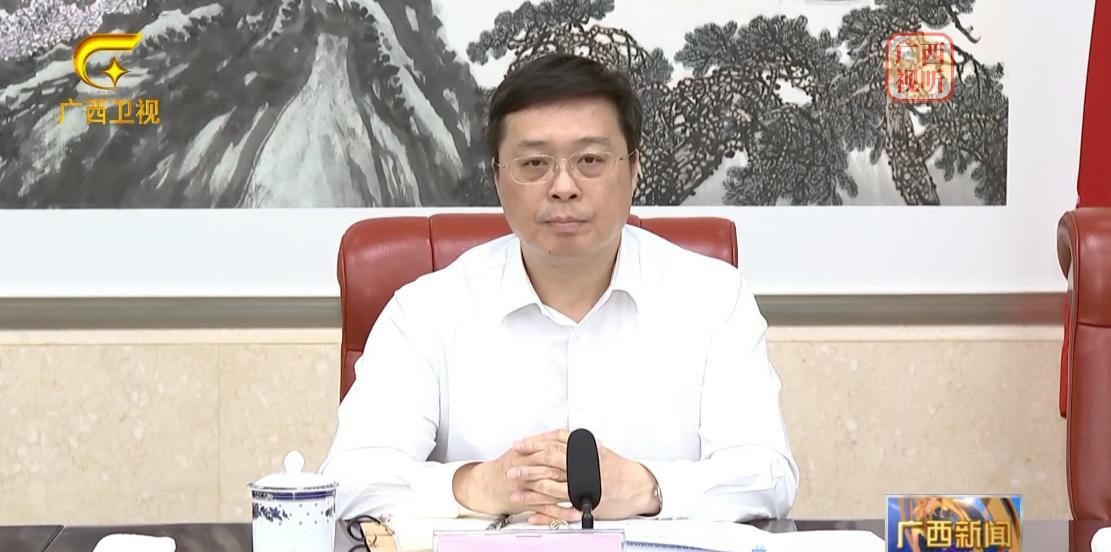 7月2日，参加廉政谈话会画面。