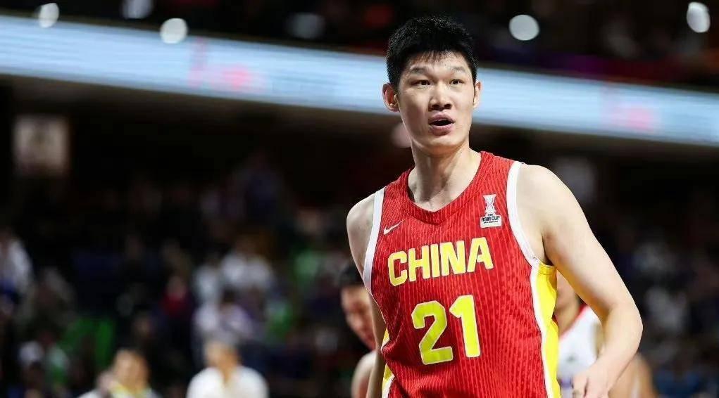 中国男篮有两个胡，胡金秋是基本盘，胡明轩经常辣眼睛！打韩国这场，郭士强最正确