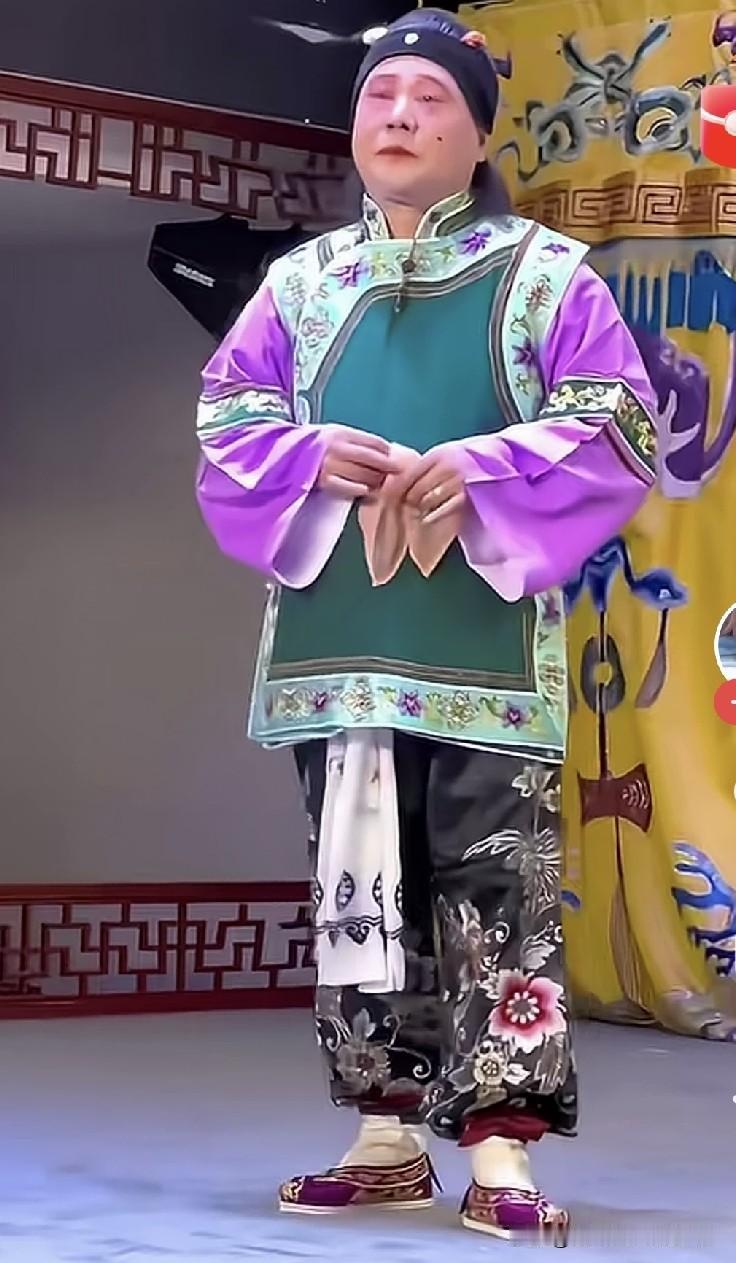 20年了欠姜昆一个道歉？郭德纲唱京剧疯狂扮丑是真热爱还是博眼球？有网友直呼：姜昆