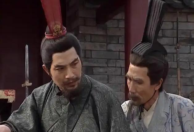 260年，贾充帮助司马昭夺取天下。40年后，晋军冲入贾府，贾充被夷灭三族，只能说
