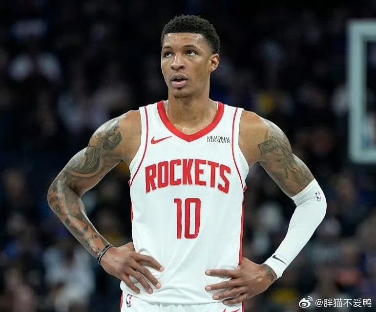 火箭热火明日伤病名单！火箭这边——亚当斯（左脚踝手术）、小贾巴里史密斯（右脚踝扭