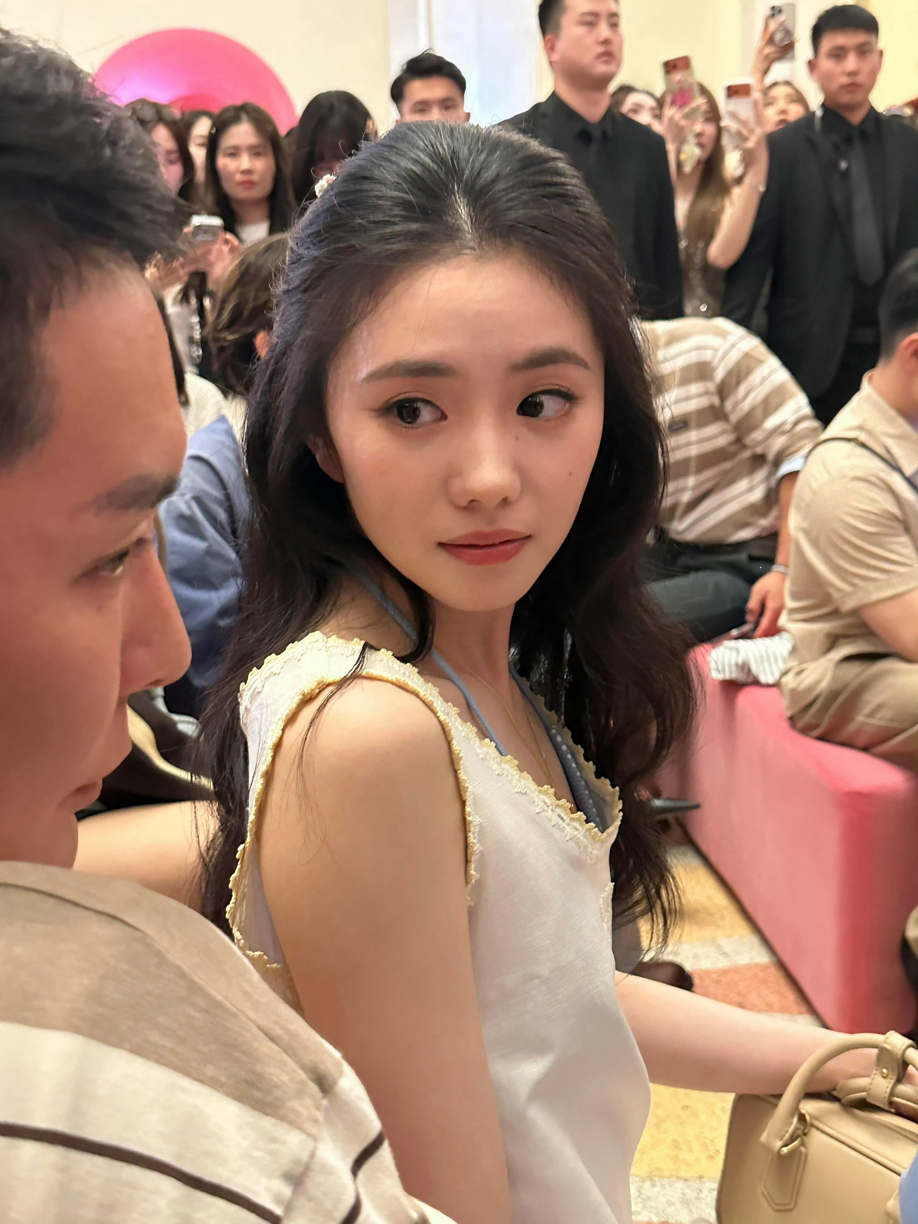 存子的生图就是未经修饰的真少女最好的诠释….