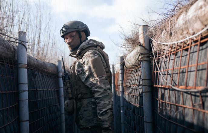 塔斯社：乌军三个旅、两个团人员损失达到临界水平俄强力部门消息称，敌方损失系