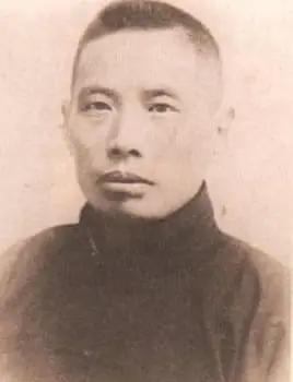1943年，戴笠亲自带队，闯入国民党元老居正的家里，说他儿媳私设电台，居正气坏了