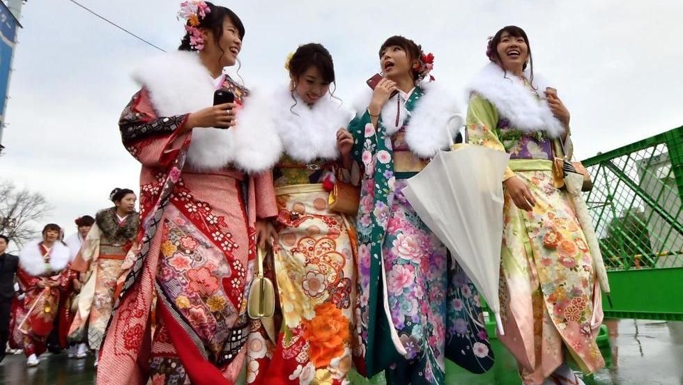 中国悟乐大师隔空击倒日本武师