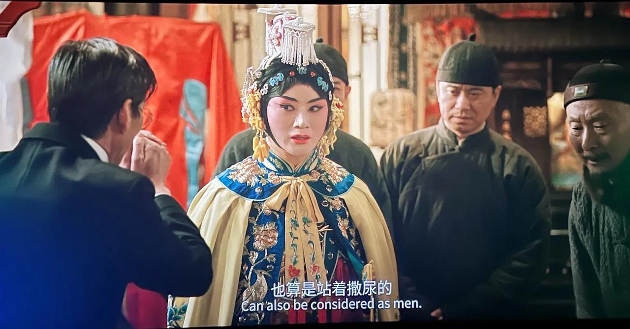 不好意思，算我孤陋寡闻了，我是因为《戏台》这部电影才知道余少群这个人的。余少