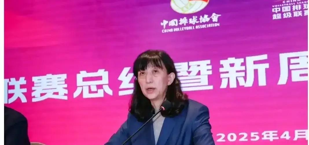 估计赵勇这脑瓜子得嗡嗡的。最近赖亚文为打造一个新女排，布置了一些任务，提了四项