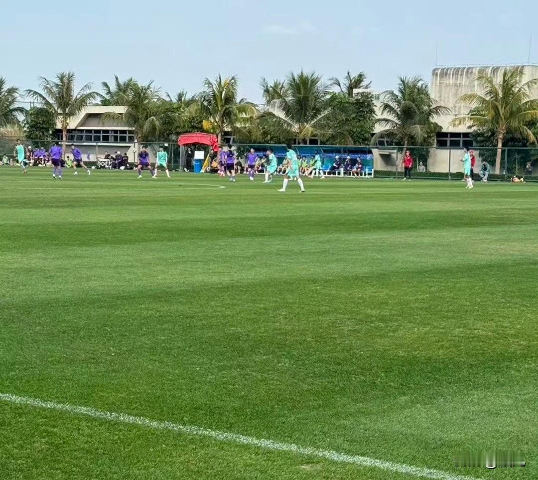 天津津门虎在海口冬训进行了第二场热身赛，对手是韩国首尔FC队，最终双方1:1打平