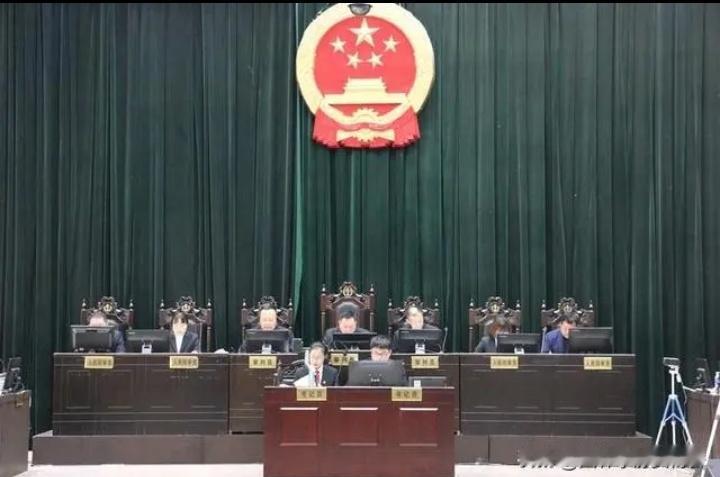 北京石景山永引渠南路夜幕下的“幽灵骑士”：25岁男子十几天内猥亵20余名女性仅获