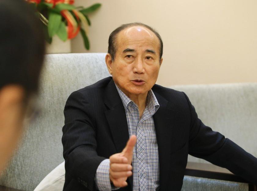 炸锅了！王金平在国民党“双十庆典”相关场合的一番表述引发热议：“如今有一个正牌的