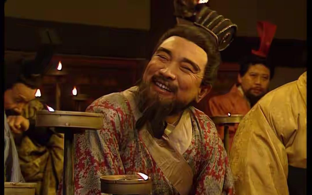 公元198年，攻下邺城后，曹操直扑秦宜禄妻子的闺房。当曹操看到她的那一刻，被