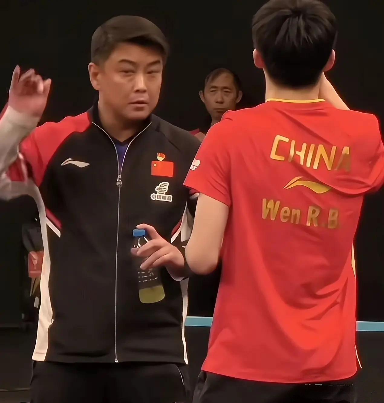 【温瑞博爆冷击败雨果，王皓也体验一把荡气回肠】赛前锁定雨果台内短球、中路追身两大