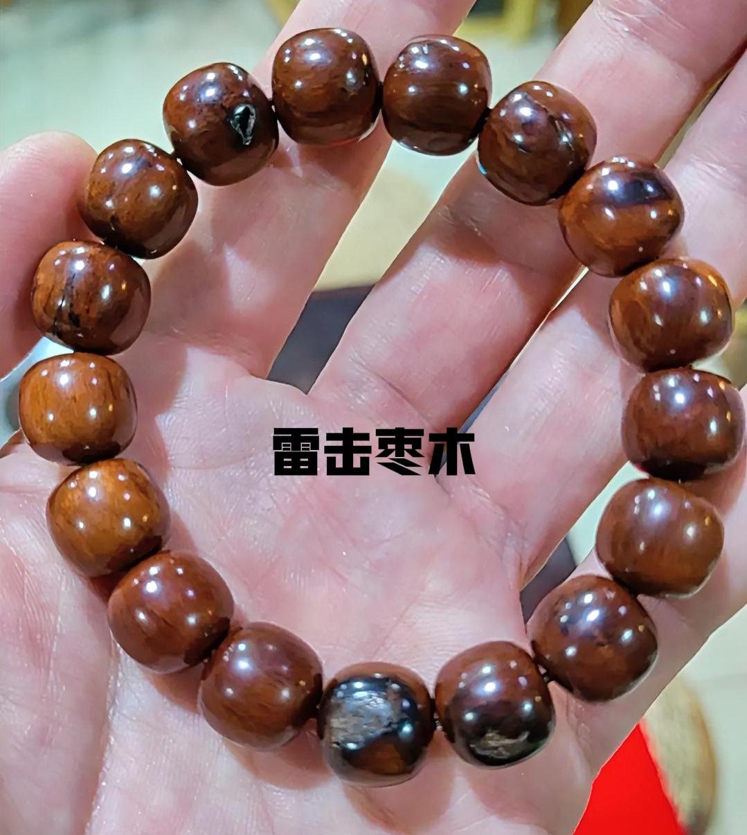 昨天和二大夫喝茶，聊到打坐。我说之前打坐，有时自己把自己吓一跳，会突然感觉怎