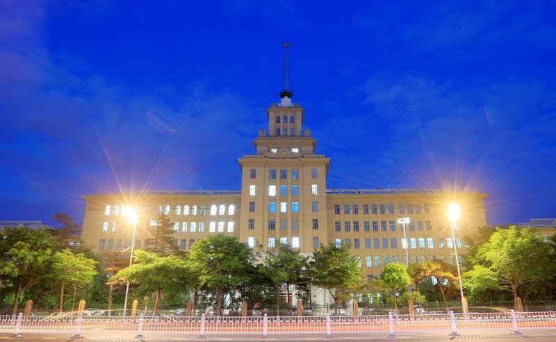 哈工大是不是真的很牛?哈工大是真的牛！它是最早一批985、211大学，还是国防