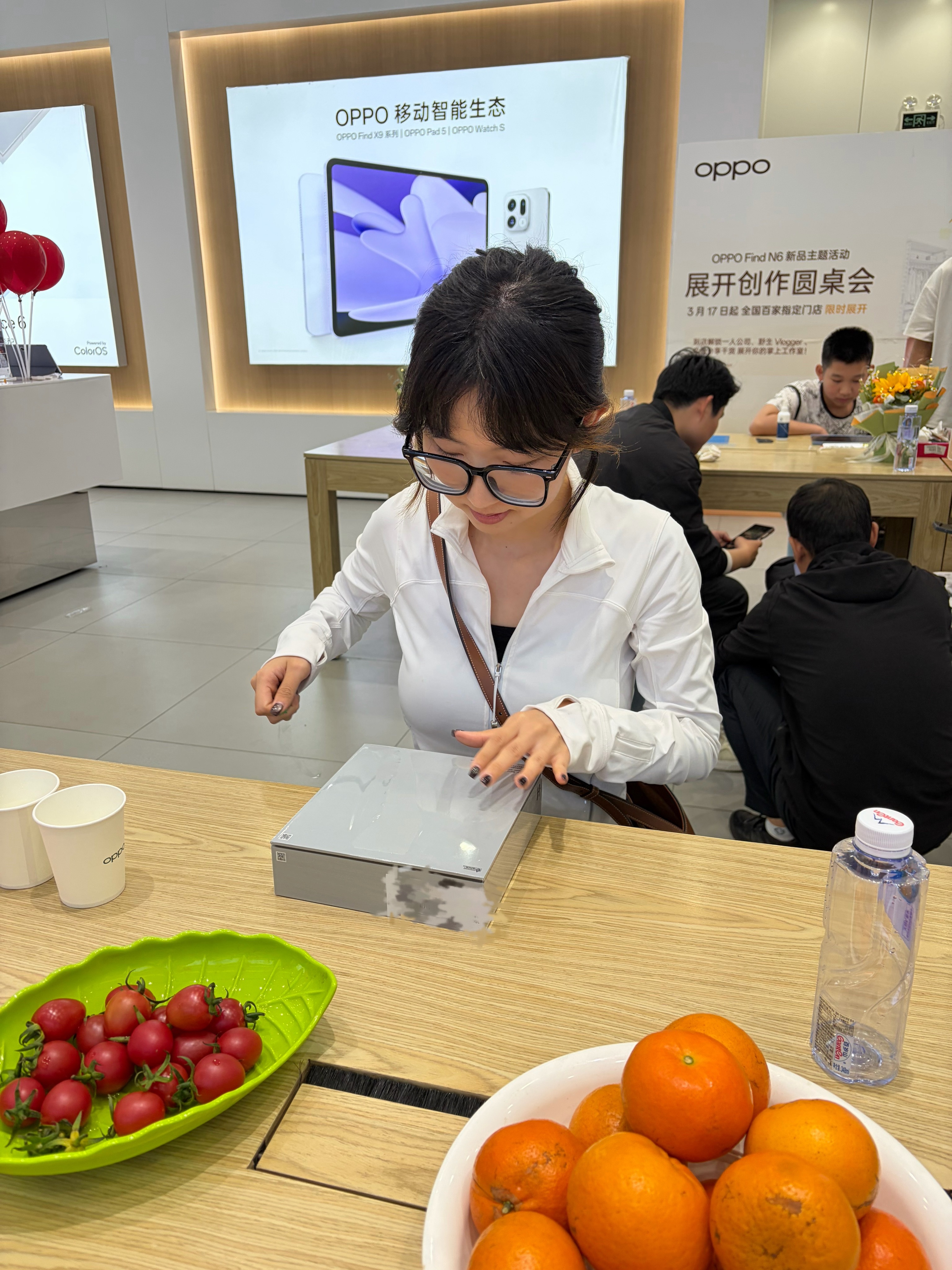 没想到！北海的万达广场居然有OPPOFindN6和手写笔套装的现货美丽选