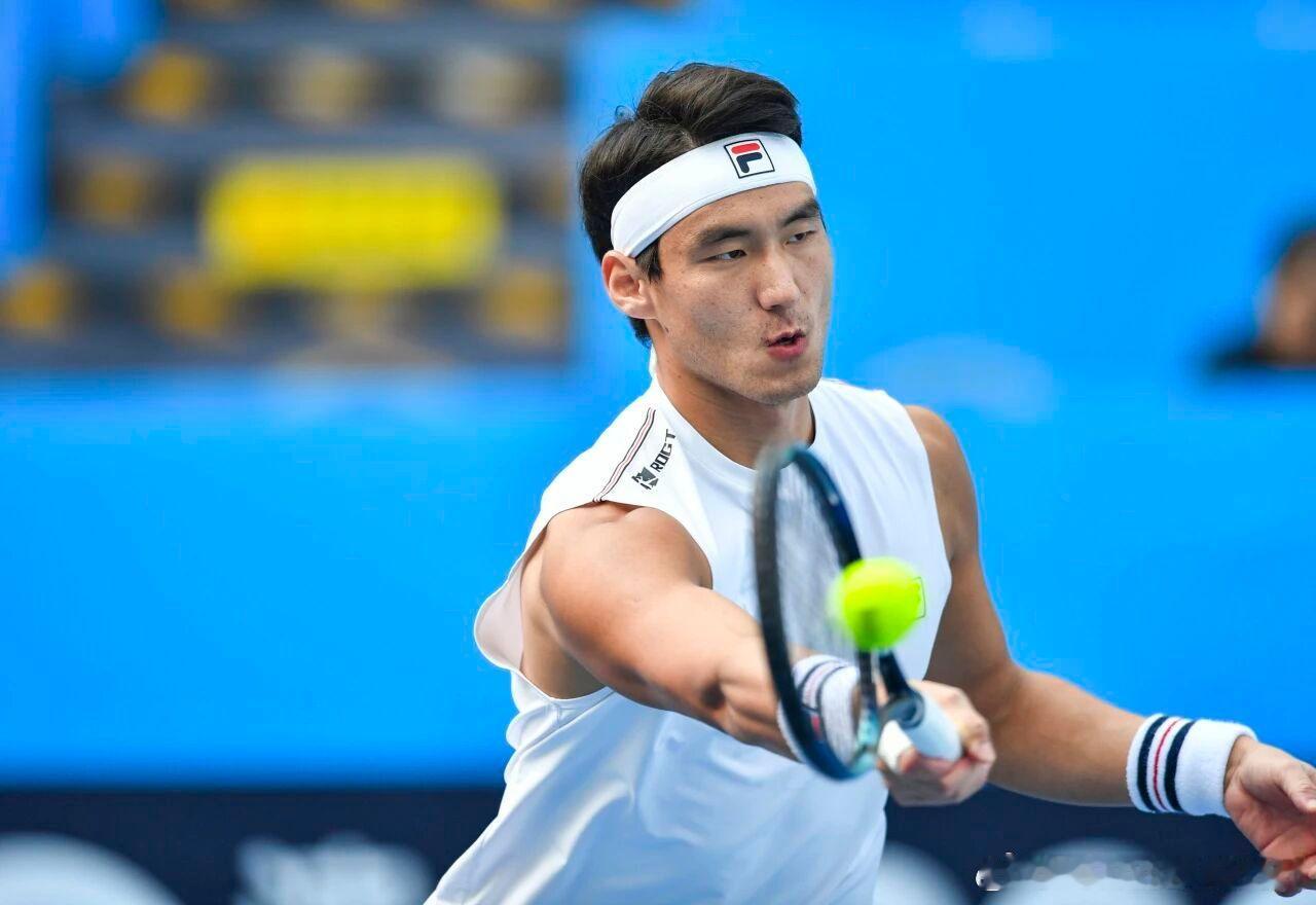 澳网2026亚太区外卡赛男单半决赛✅🇨🇳布云朝克特布6-3/6-2击败🇰