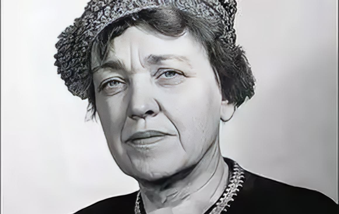 1950年，史沫特莱病逝于英国伦敦，她的遗嘱骤然震动北京：全部财产赠予朱德，唯愿