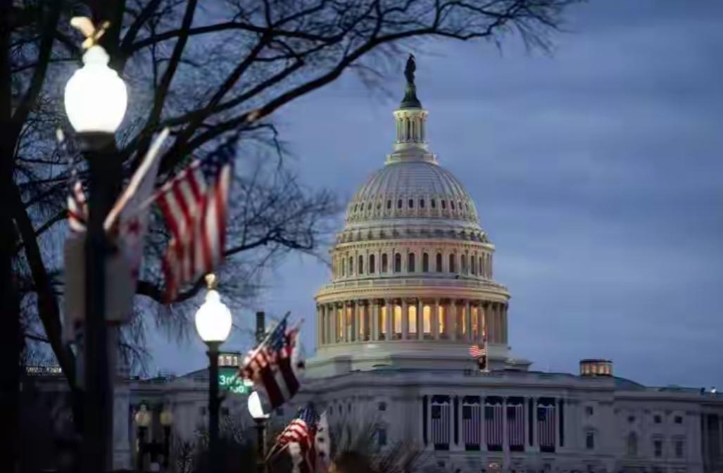 从西班牙称霸世界100年，到英国横行130年，再到如今美国在霸主位子上坐了70年