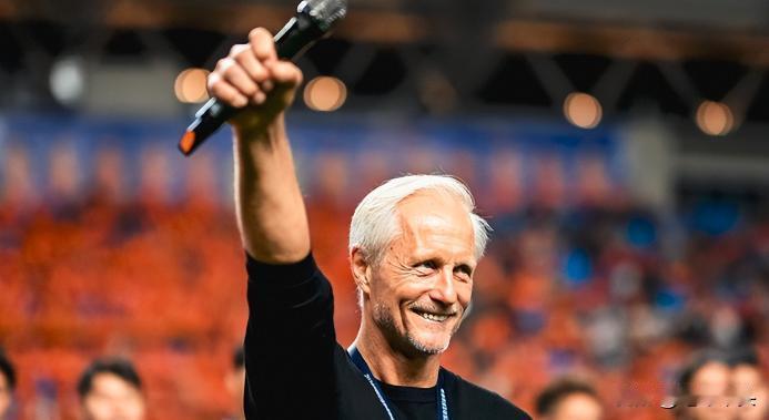 云南玉昆，真的让人眼红啊~~1云南玉昆更换了主帅安德森，前浙江队的主帅乔迪