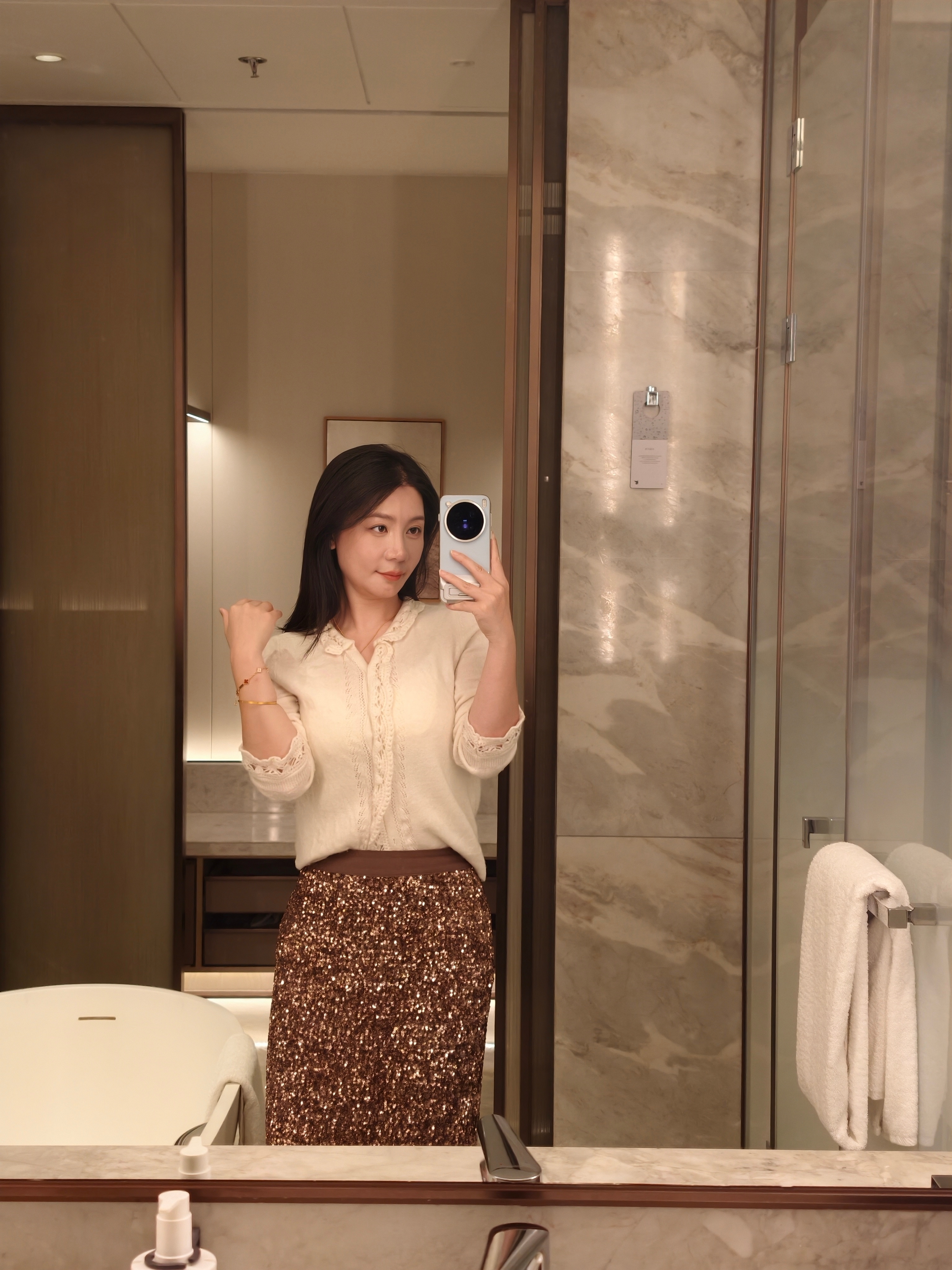 今天住长沙建鸿达JW万豪房间挺好的，楼层高夜景也漂亮！但是我真的要吐槽一下他们家