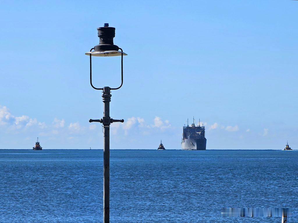 🇺🇸美国海军补给舰“罗伯特·E·皮尔里”号（T-AKE-5）于2025年11