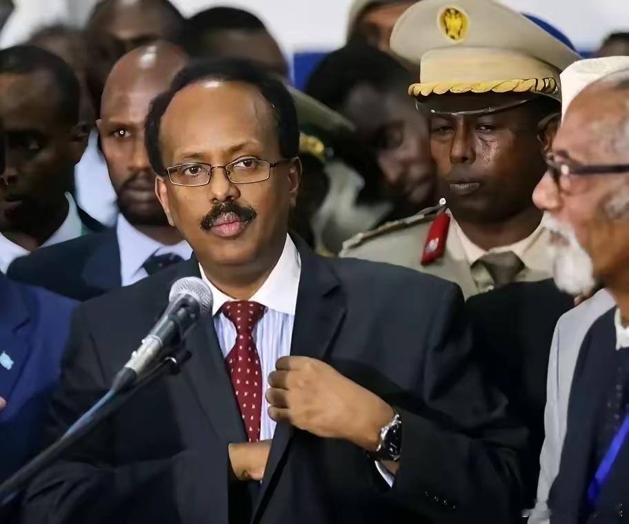 半岛电视台报道，当地时间1日，索马里兰总统阿卜杜拉希高调宣布，美军非洲司令部代表