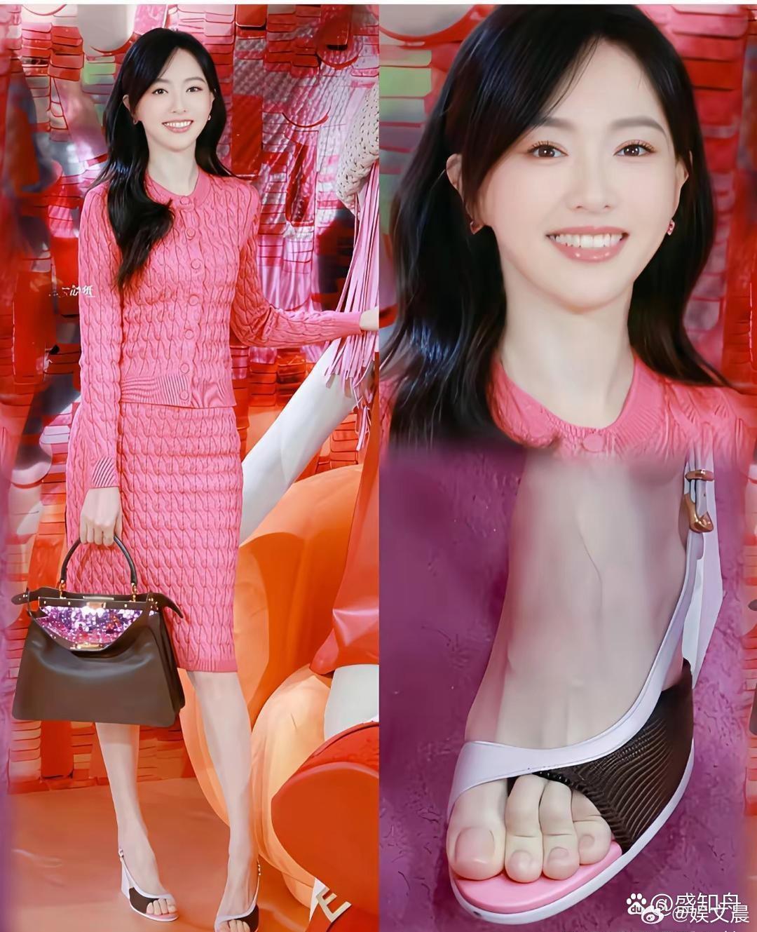 唐嫣的脚型优越出众，脚趾甲清爽干净，观感十分舒服。
