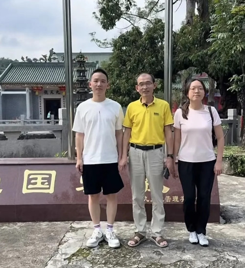 六一儿童节谢岳更新视频，他的口碑在慢慢好转。浩男回到深圳，先是在妈妈那里过端午，