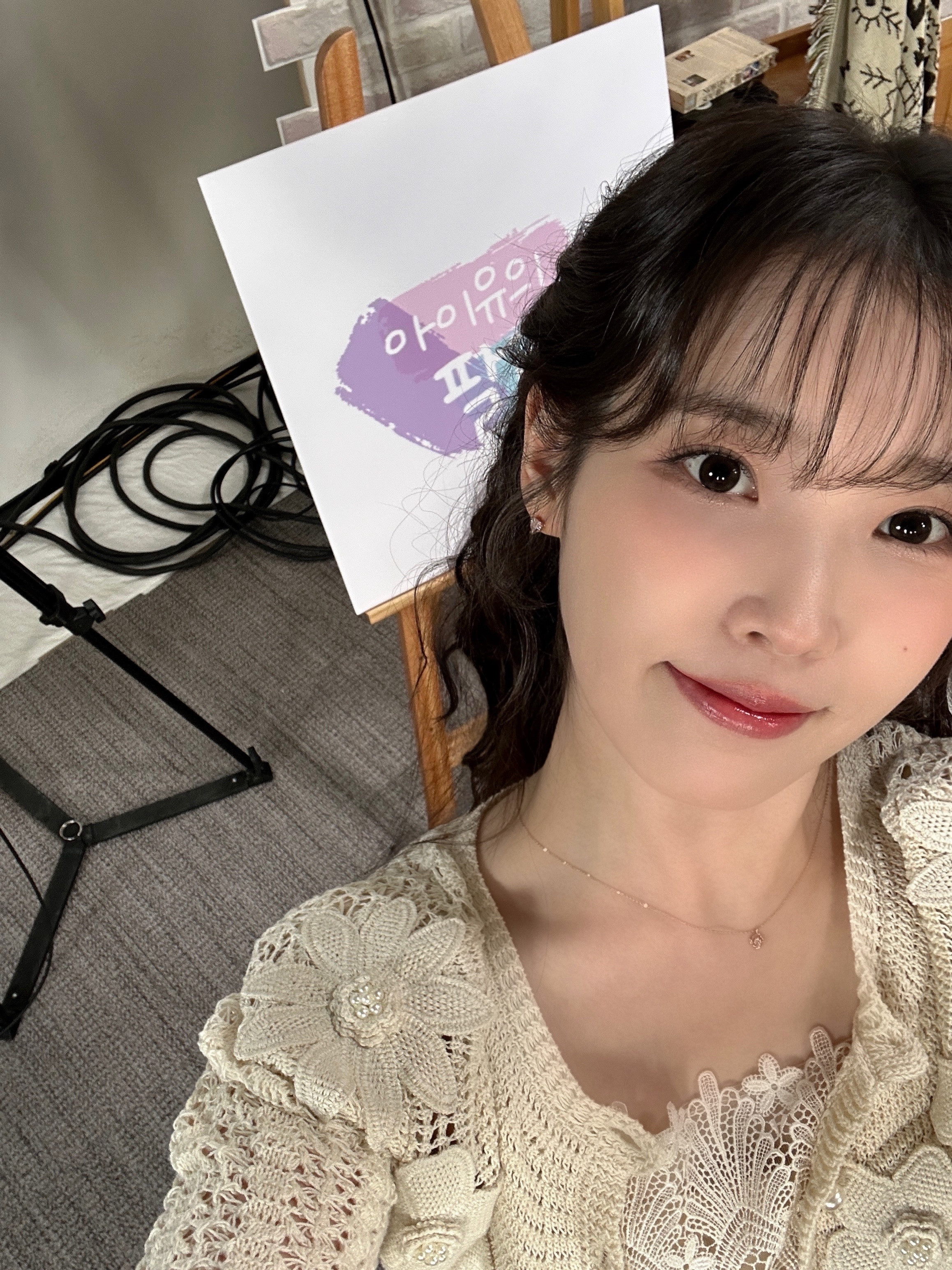 260310IU官方更新自拍