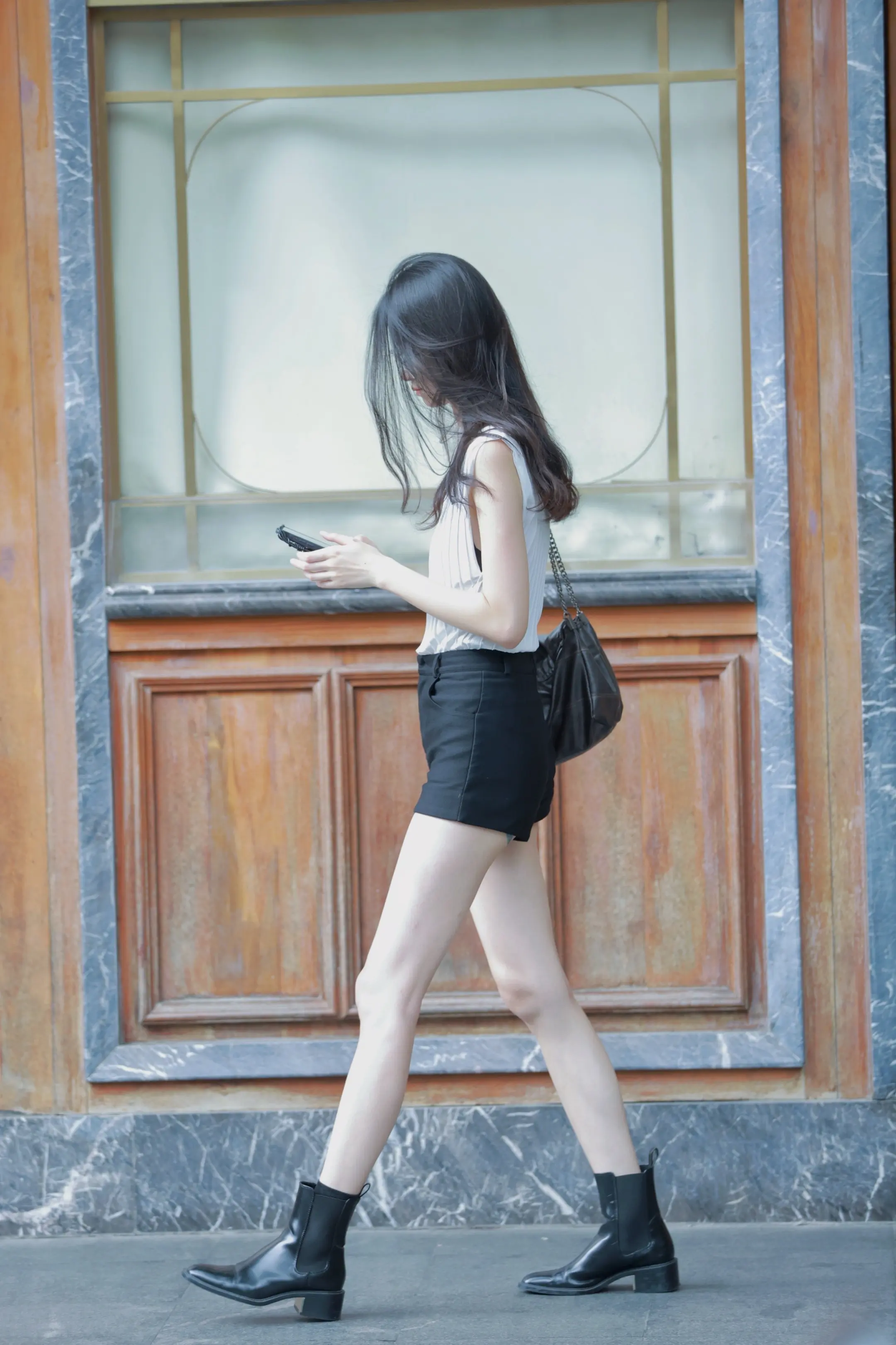 上海街拍/夏天穿搭。美不值一面。
