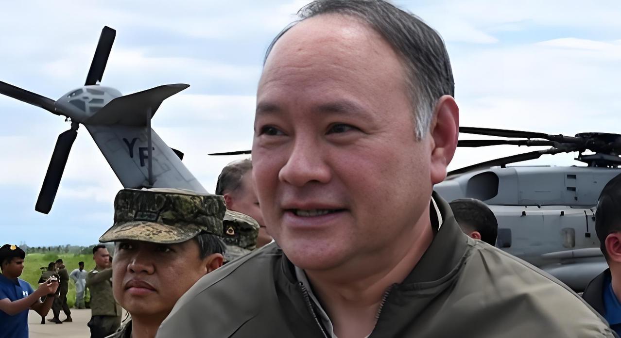 菲律宾疯了！其防长特奥多罗叫嚣：“菲军正将中国南海和东海、整合成1个独立战区！统