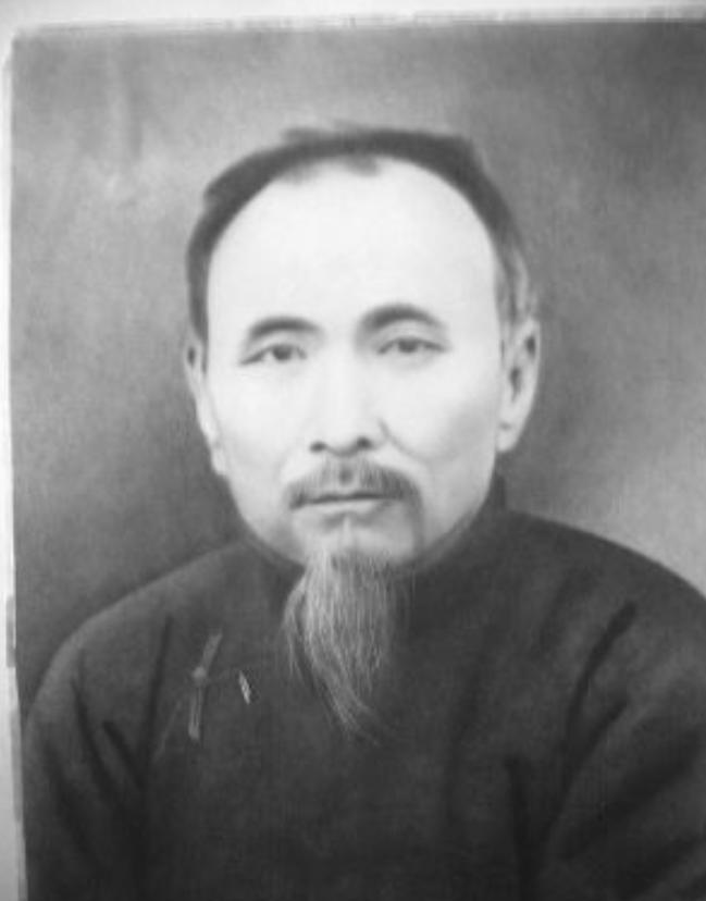 1935年，孙中山前保镖，66岁的杜心五被日军囚禁，行刑前夜，他竟用两根鸡骨撬开