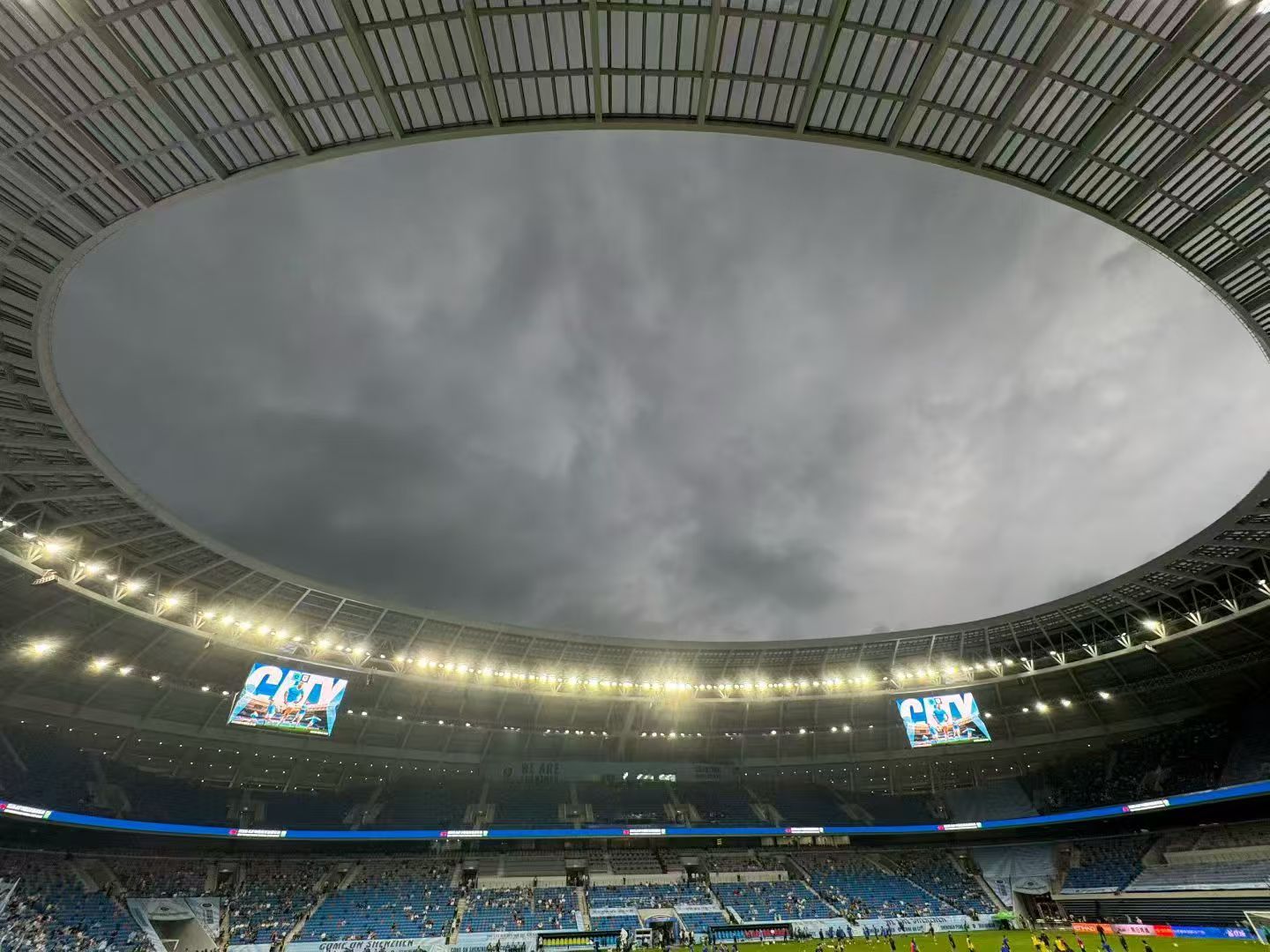 武汉三镇深圳新鹏城5比2武汉三镇中超联赛