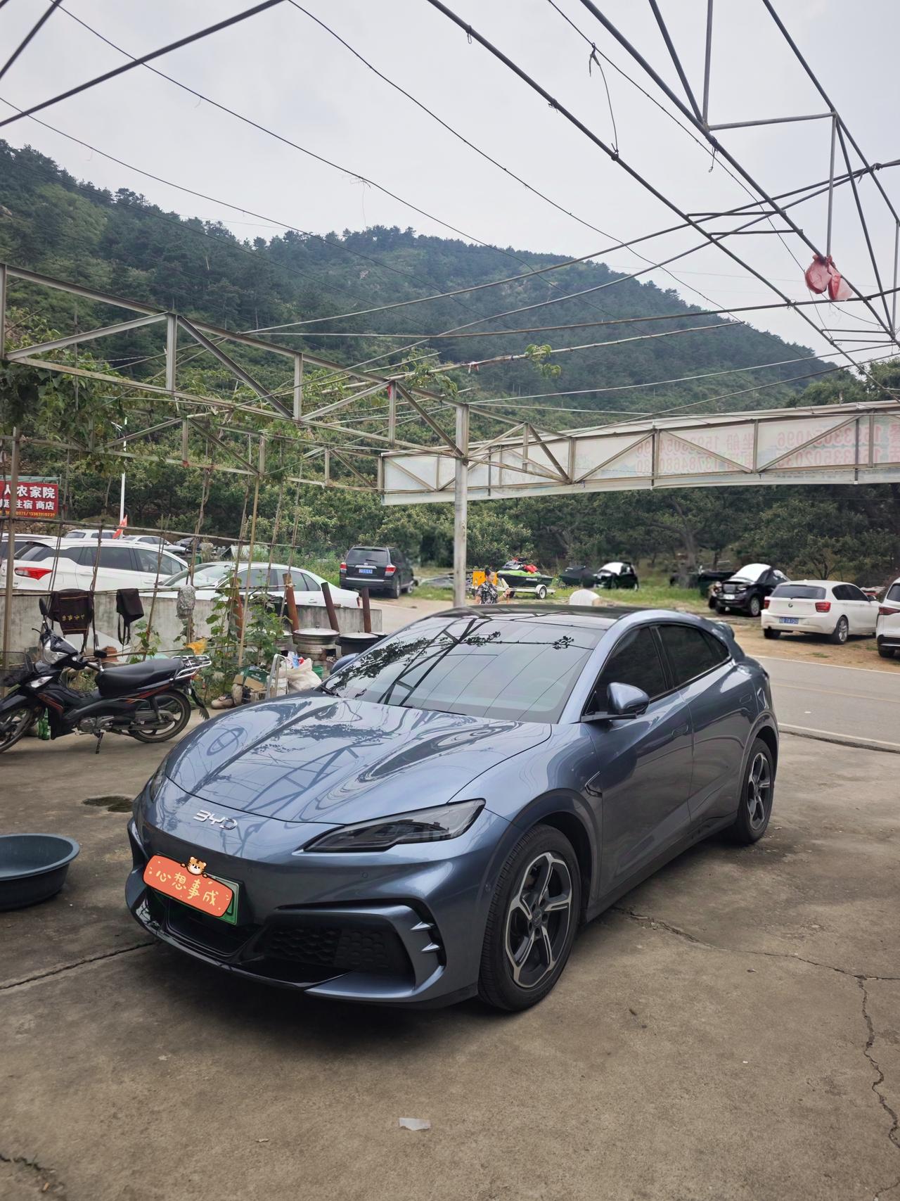 我这辆车虽然不是智驾版本，但是其实车子也是配置了l2级辅助驾驶的，而且车子周围的