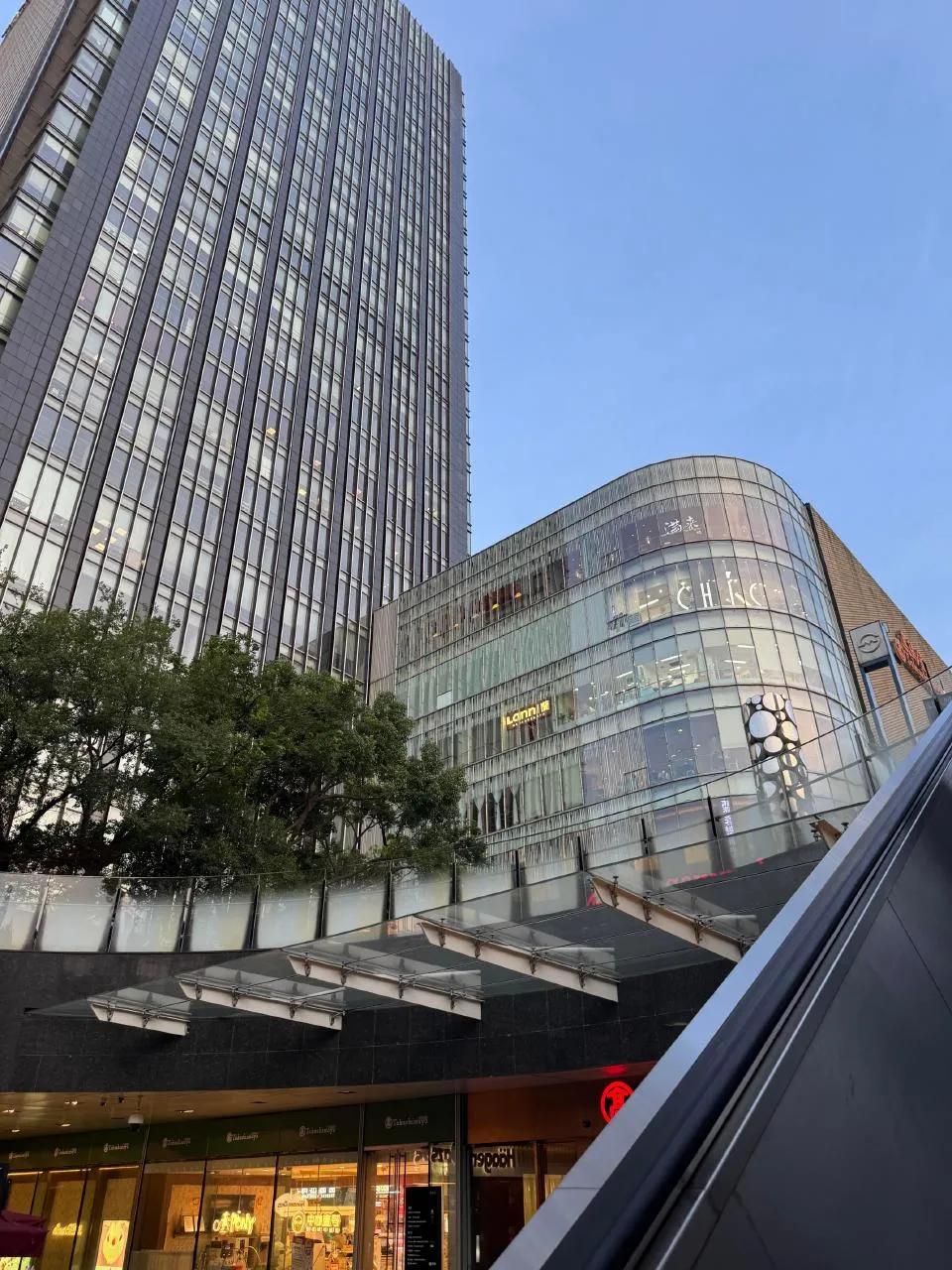 一定要跟家庭条件好and童年不缺爱的领导混​​​