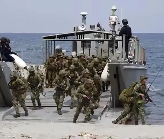 打狗真得看主人！菲再次“勇闯”黄岩岛，“软反制”只会养出狂徒！我就想说，菲律宾这