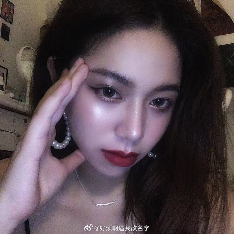 24岁前的生活孤独心动忙碌迷茫悲伤绚烂还带着一点对未来的期待Vanil