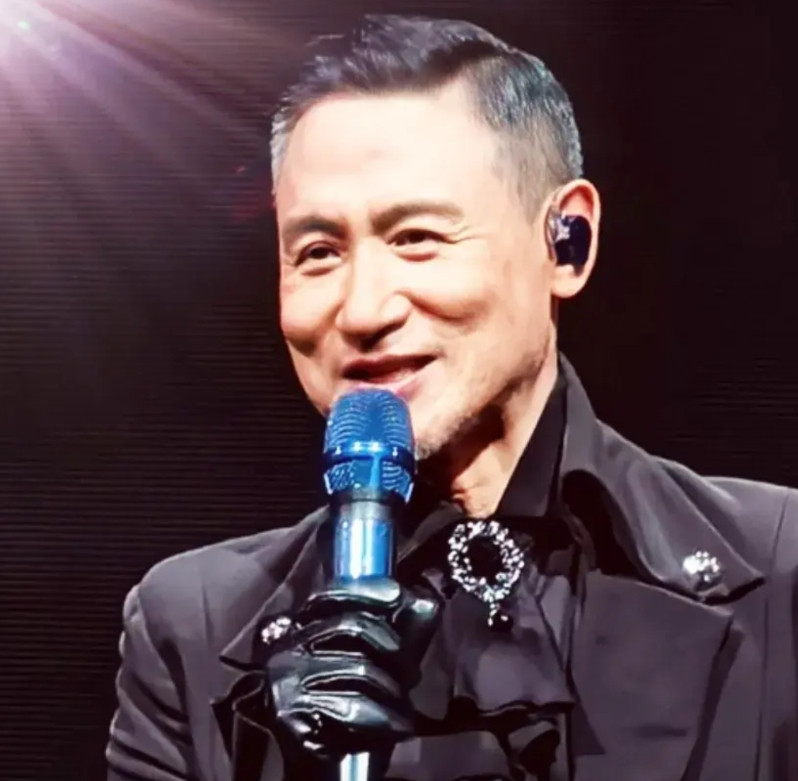 张学友应该向刀郎学习。刀郎全国巡演6月只开一城，众所周知，6月7号8号是全国高考