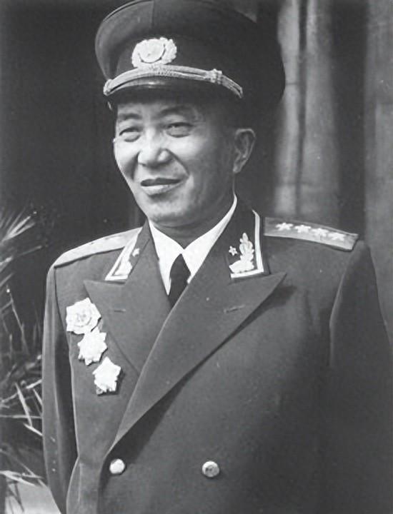 1949年毛主席密令罗瑞卿查案，罗深有顾虑，主席：天塌了我替你顶“1949年1