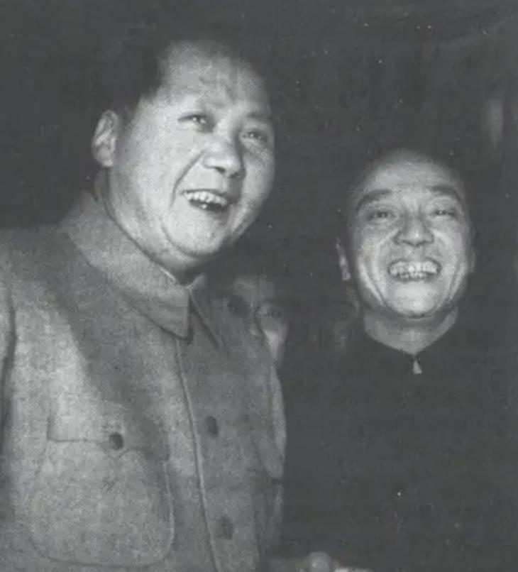 建国之初，毛主席外出视察，有三个人是必须要陪同。第一个是杨尚昆，他是中央办公厅主