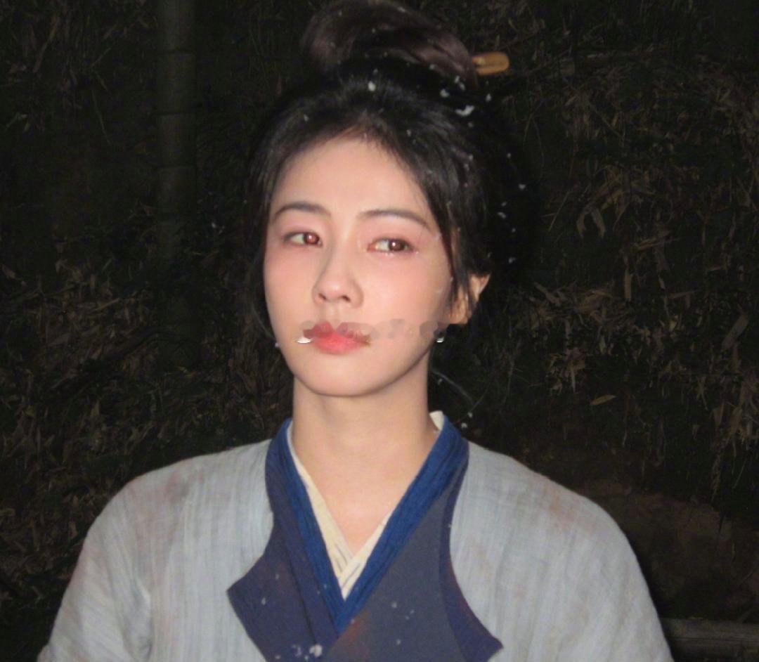 1.白鹿和周翊然没有谈恋爱，他们住的小区里有很多艺人，两人之间也没有什么暧昧的