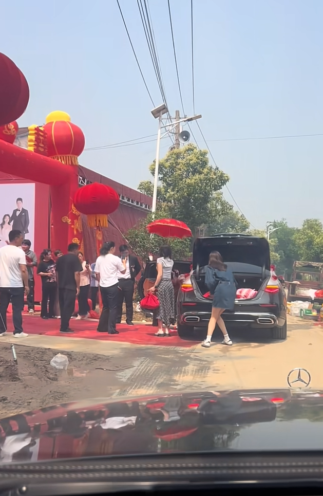 头一次见陪嫁一床被子[点赞][点赞][点赞]