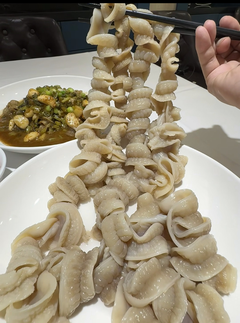 这道经典美食出自哪里？叫什么呀，隔着屏幕都想吃
