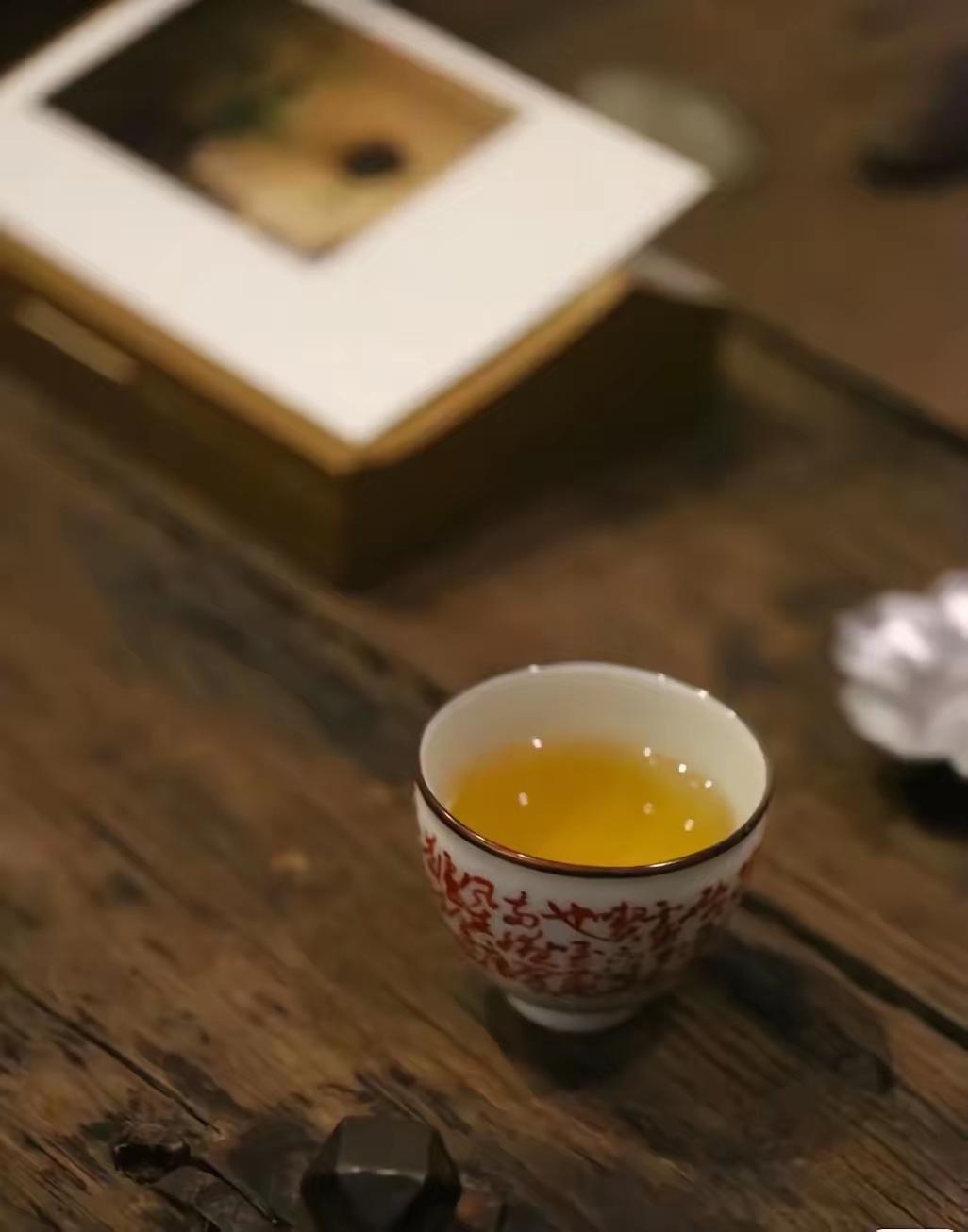特别扎心的一段话：“你现在的焦虑，多半是因为你既没能力改变现状，又没勇气推翻重来