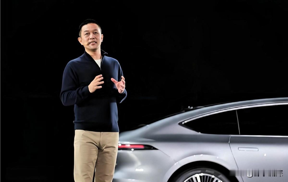 刚发完对比视频又全网下架，理想这次的操作确实有点意思。产品线负责人没直接回应