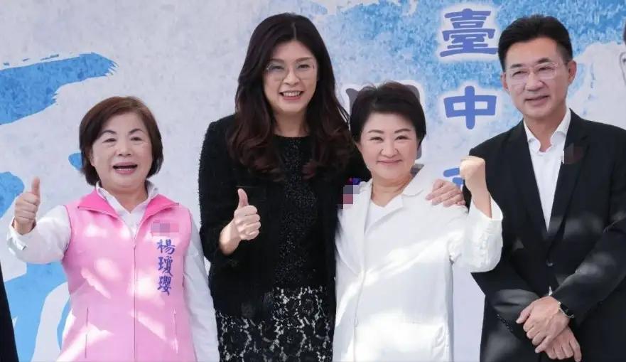 卢秀燕为了让江启臣能顺利获选，她派子弟兵、台中“立委”罗廷玮陪着江启臣跑行程，此