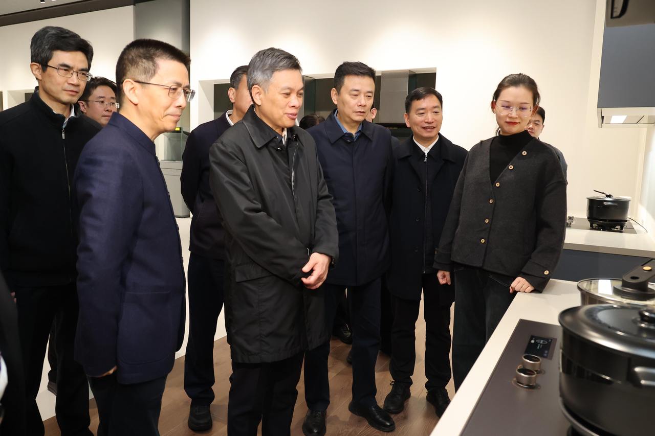 刘捷在慈溪调研时强调 鼓足干劲 加压奋进 开拓创新 持续夯实高质量发展的产业根基